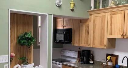 SERENITY IN THE CITY - 5 BR College Ave by F & M