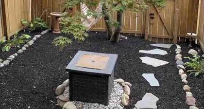 SERENITY IN THE CITY - 5 BR College Ave by F & M