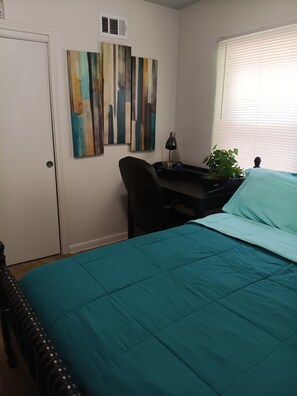 2 chambres, bureau, fer et planche à repasser, Wi-Fi gratuit