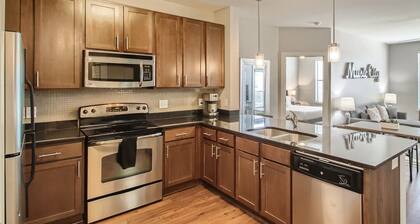 Spacious Downtown/Gulch Condo - 2bed/2bath