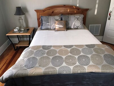 Grayhouse Inn - Room #4