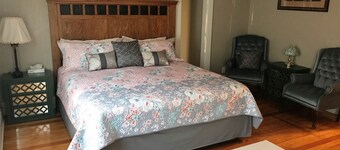 Grayhouse Inn - Room #8