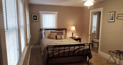 Grayhouse Inn - Room #9