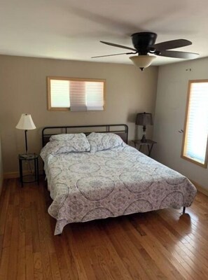 6 bedrooms, bed sheets