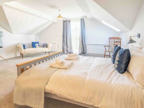 3 bedrooms, free WiFi, bed sheets - 3 bedroom accommodation in Baston, near Stamford (Baston, near Stamford)