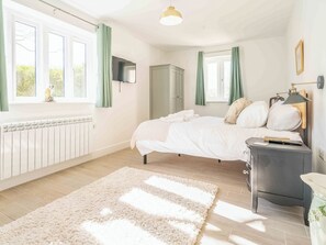 3 bedrooms, free WiFi, bed sheets