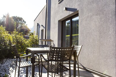 Zangirolami Residence | One bedroom apartment. Patio