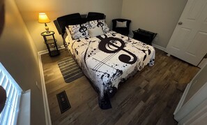 3 bedrooms, free WiFi, bed sheets