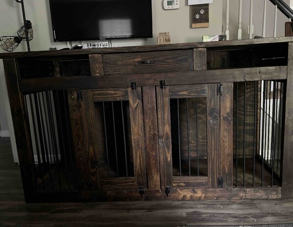 Unclassified image, 1 of 18, button