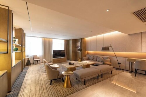 Huarong Hongfa International Hotel (People's Square)