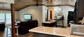 NEW! 4Bed/ 2 Bath home near Moors Resort and Marina by Kentucky Lake