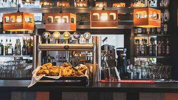Bar (in der Unterkunft)