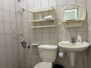Bathroom - Warrie Head House near the Zoo (La Democracia)