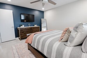 2 bedrooms, desk, iron/ironing board, travel cot