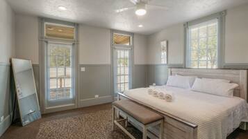 2 sovrum, skrivbord, strykjärn/strykbräda och wi-fi