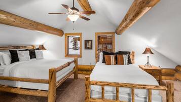 Family House | 3 bedrooms, iron/ironing board, travel crib, WiFi (free)