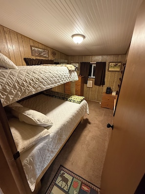 9 bedrooms, bed sheets