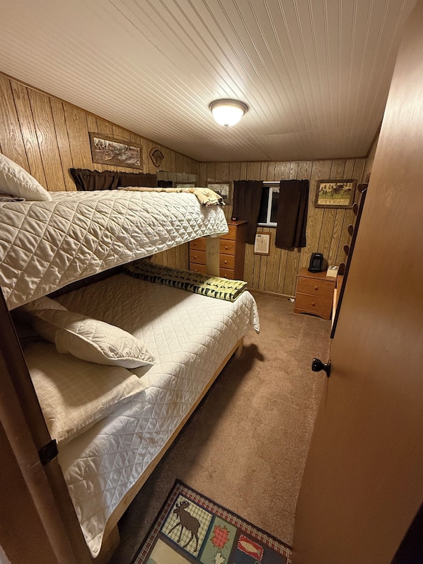9 bedrooms, bed sheets