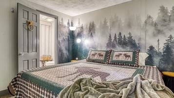 1 bedroom, desk, iron/ironing board, WiFi