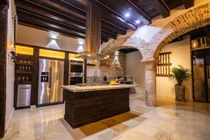 Fridge, microwave, oven, stovetop - Casa Del Hidalgo - 7 BR Walled City Colonial Villa (Cartagena de Indias)