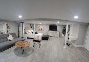 1 chambre, bureau, fer et planche à repasser, accès au Wi-Fi (inclus)