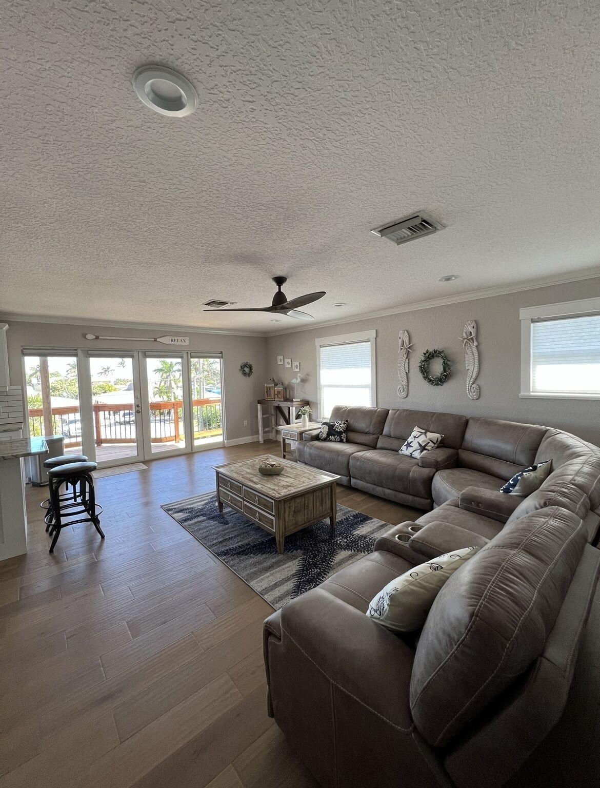 Beautifully Renovated Beach House With Giant Deck Overlooking The Atlantic Ocean - Fort Pierce, FL