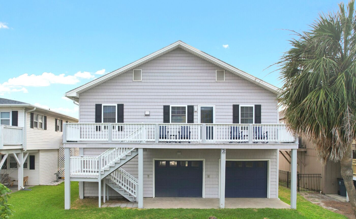 Newly Renovated Canal Home minutes from beach and town center