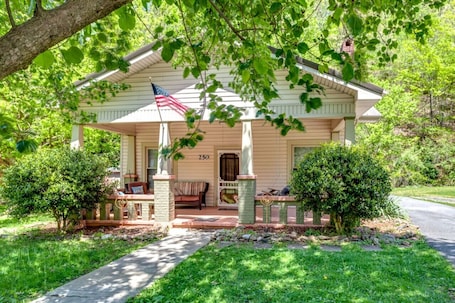 Exterior. Cozy Cumberland Gap Cottage Near LMU & Nat’l Park