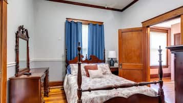 2 bedrooms, desk, iron/ironing board, free WiFi