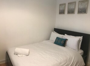 4 bedrooms, WiFi - ✪Family/Contractors, 4 double bed,Free parking✪ (London)