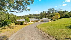 Property grounds - Bella Casa - By Latitude South Coast (Berry)