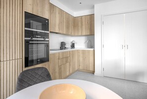 Fridge, microwave, oven, dishwasher