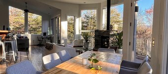 Chateau Solace: Luxury Glass Villa w/ Hot Tub, Sauna, Gym & 10 Acres