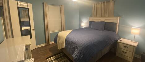 1 Schlafzimmer, Schreibtisch, BĂŒgeleisen/BĂŒgelbrett, kostenloses WLAN