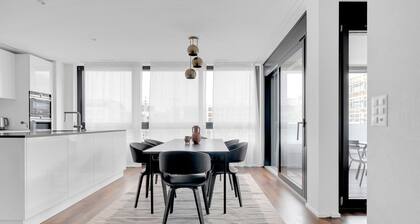 Luxe Opfikon 4.5 Room w/ Storage & W/D, 2 mins to Market, by Blueground