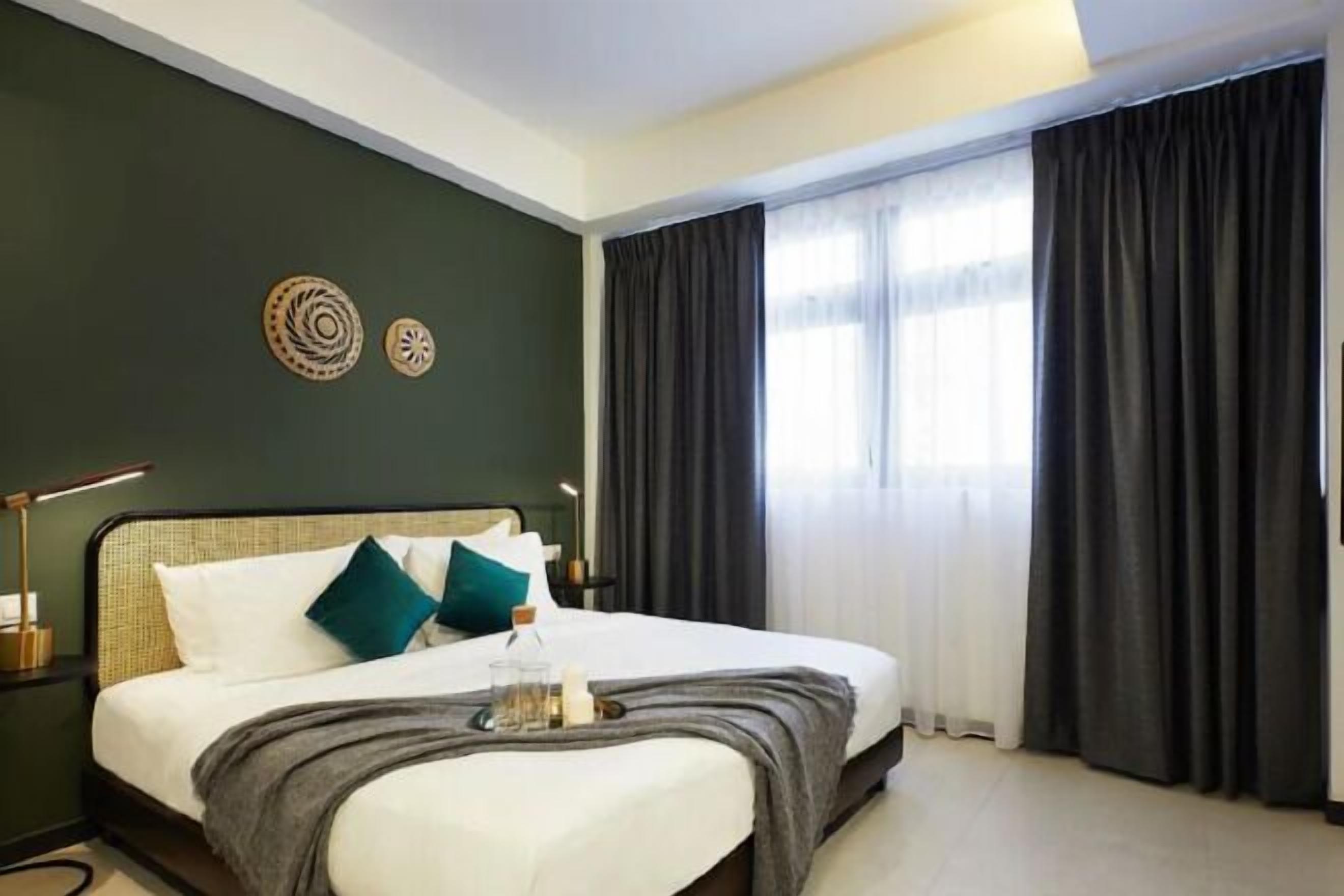 Peti besi dalam bilik, seterika/papan seterika, Wi-fi percuma 