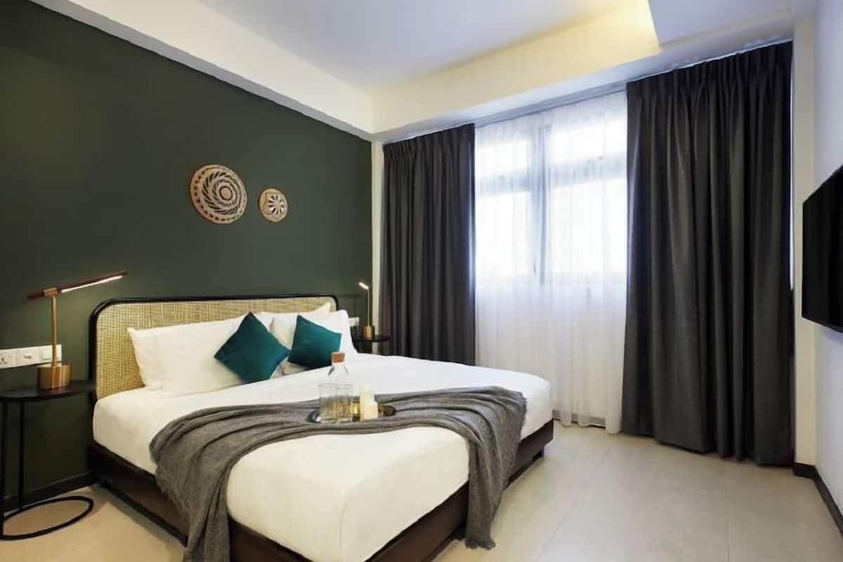 2 bedrooms, in-room safe, iron/ironing board, free WiFi