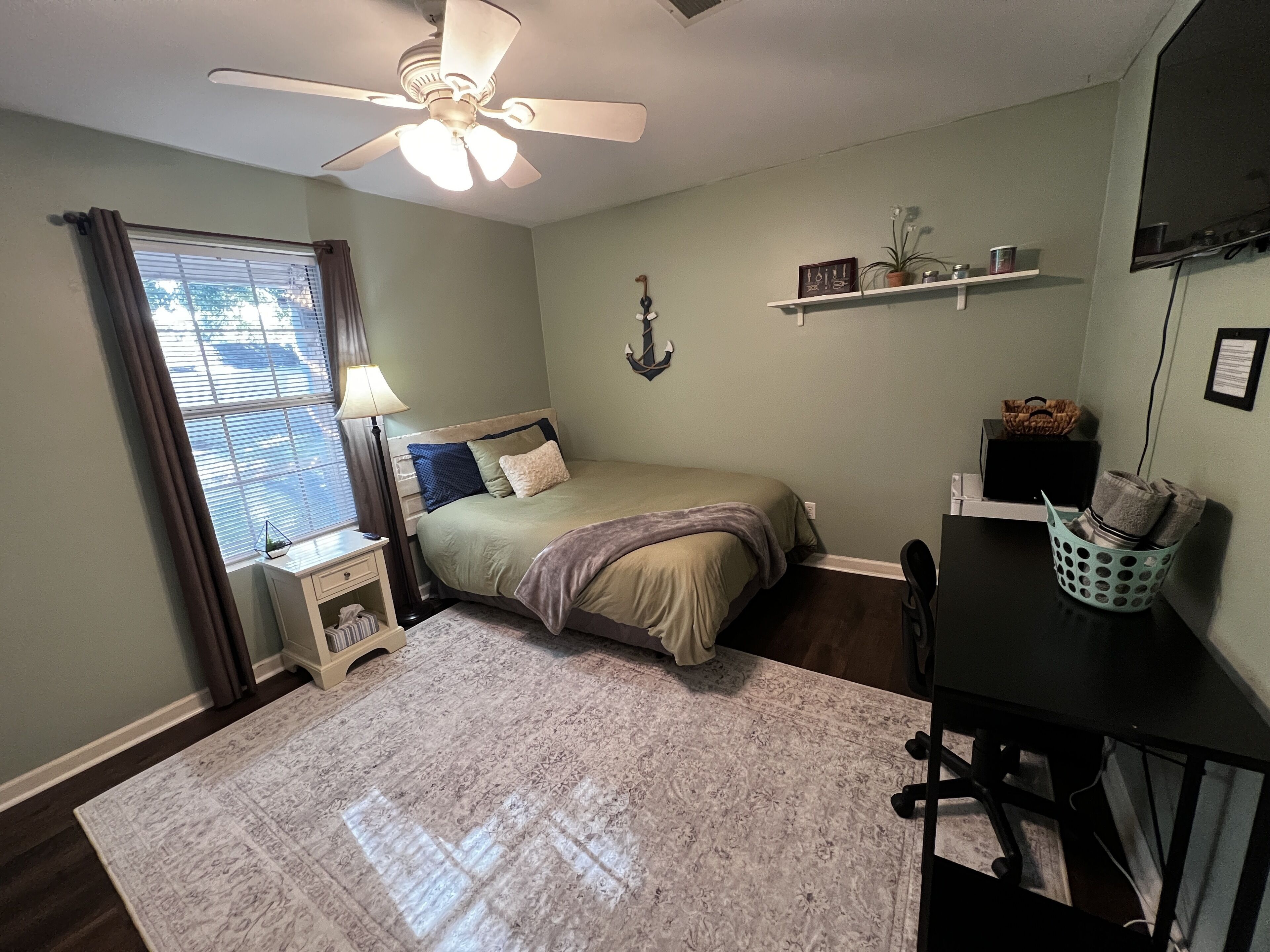 1 chambre, bureau, fer et planche à repasser, Wi-Fi gratuit