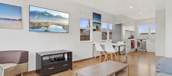 3 Bed At The Mount Close To Bayfair Shopping Mall