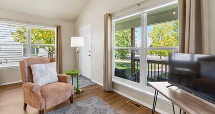 Fantastic! Immaculate 2BR, 1BA house, garage, open space