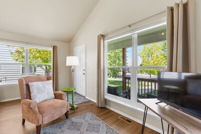 Fantastic! Immaculate 2BR, 1BA house, garage, open space