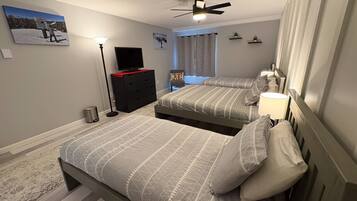 2 Schlafzimmer, Schreibtisch, Bügeleisen/Bügelbrett, WLAN