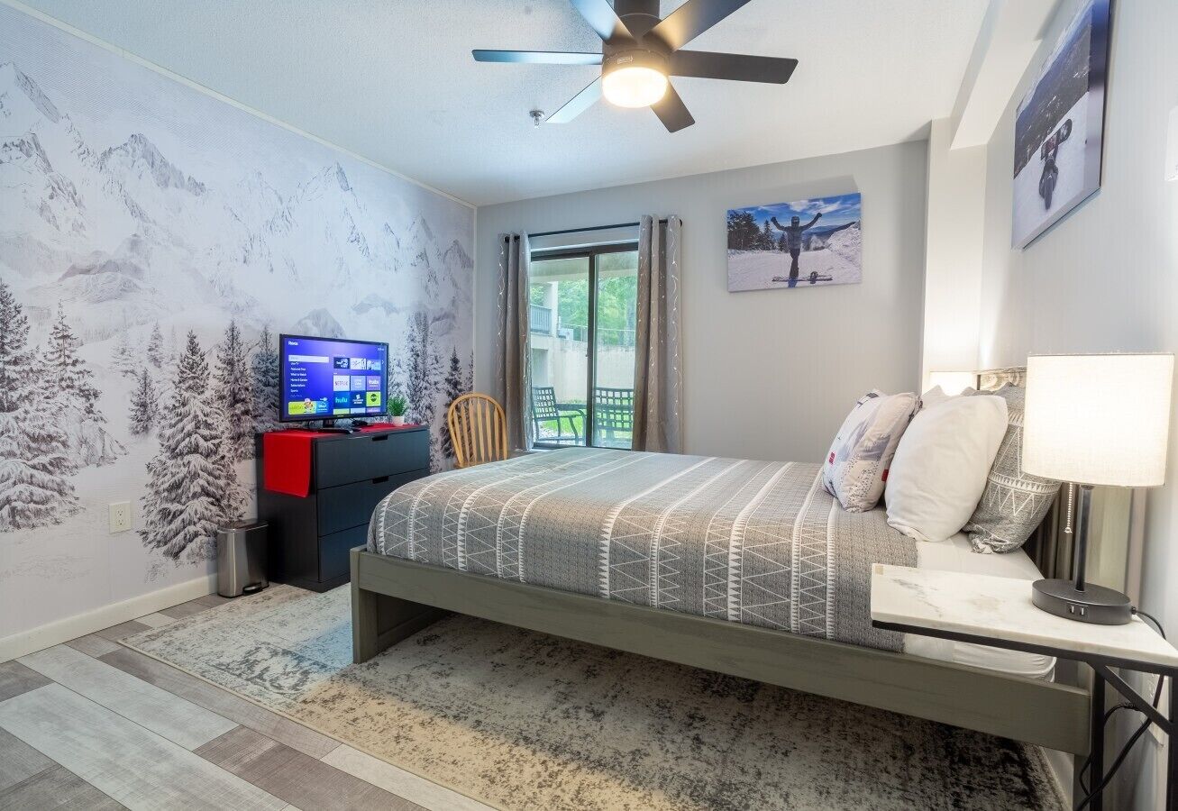 2 bedrooms, desk, iron/ironing board, WiFi