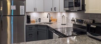 YOUR KILLINGTON BASECAMP 3A4: Free shuttle w/Pool & Hot tub