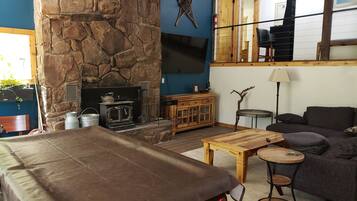 Televisor intel·ligent, llar de foc i videojocs