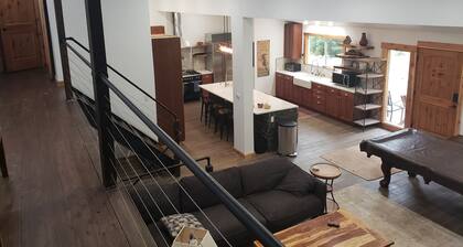 7BR Central Winter Park Home / Views & Free Bus Route