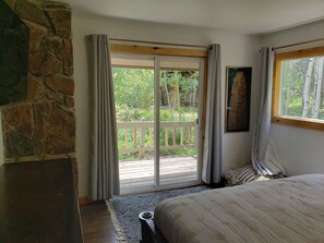 7 Schlafzimmer, Schreibtisch, Bügeleisen/Bügelbrett, Reisekinderbett