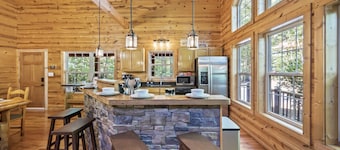 Cozy Cabin Near Helen + Hot Tub + Fire Pit + Game Room + More