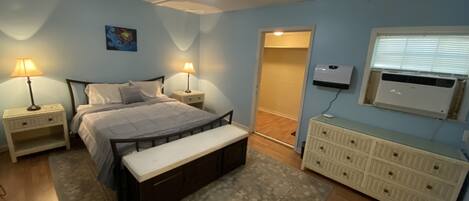 1 bedroom, desk, iron/ironing board, free WiFi