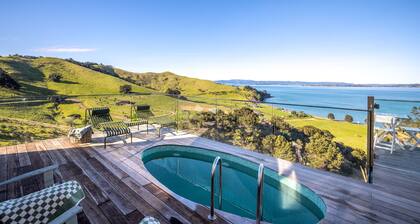 Loft & Workroom, Woodside Bay | Be My Guest